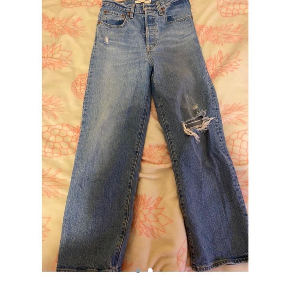 LEVIS RIBCAGE JEANS!!